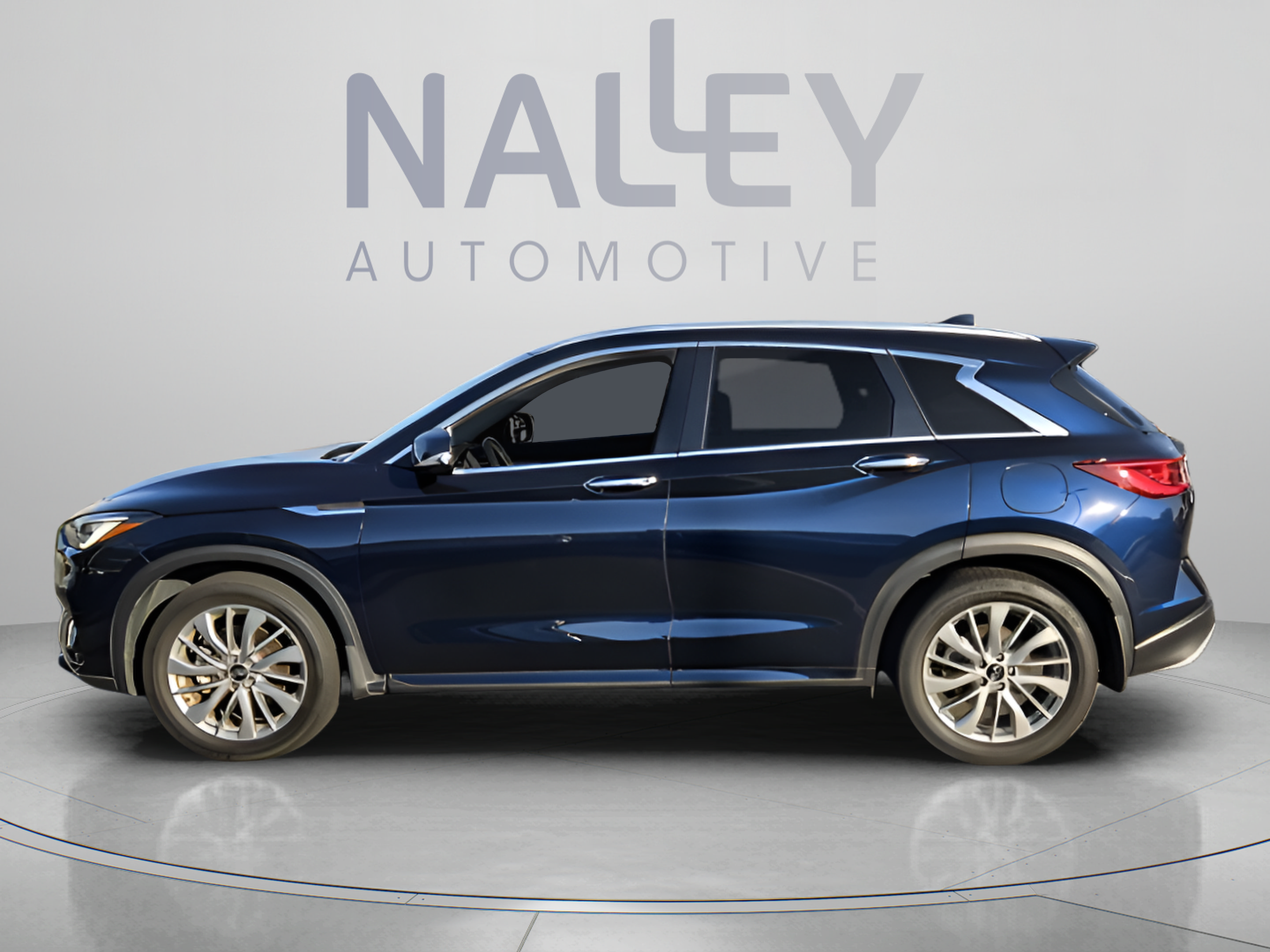 Used 2023 INFINITI QX50 Luxe FWD image 2