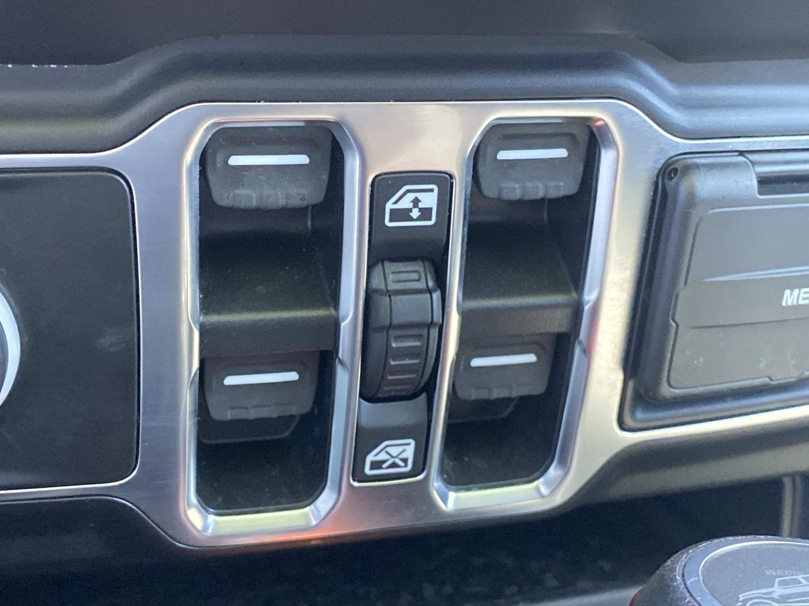 Certified 2022 Jeep Gladiator Sport image 31