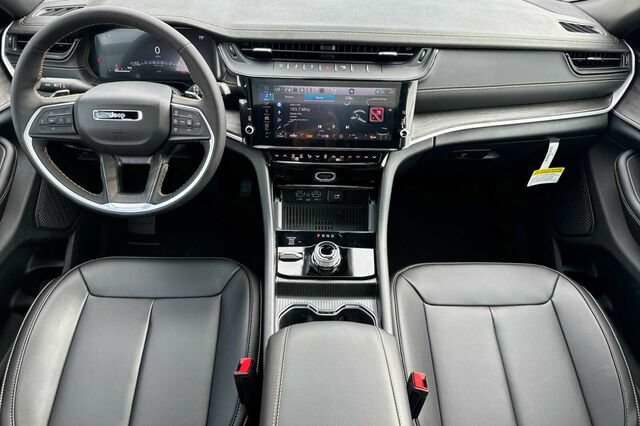 New 2026 Jeep Grand Cherokee L Limited AWD/4WD image 10