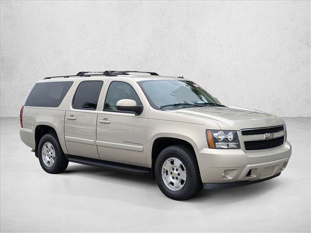 Used 2008 Chevrolet Suburban LT image 3