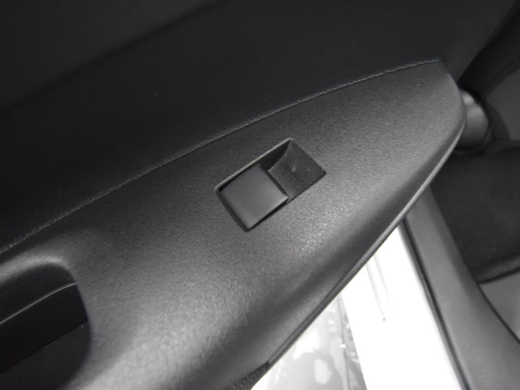 Used 2025 Toyota Corolla LE image 10