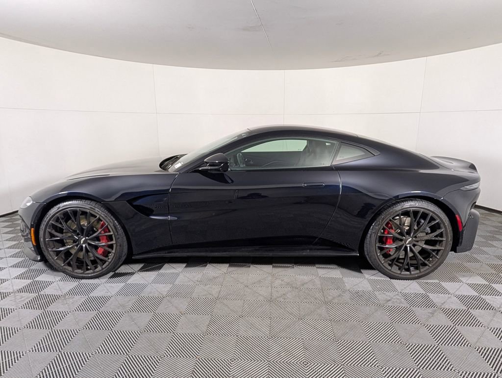 Used 2023 Aston Martin V8 Vantage Coupe image 2