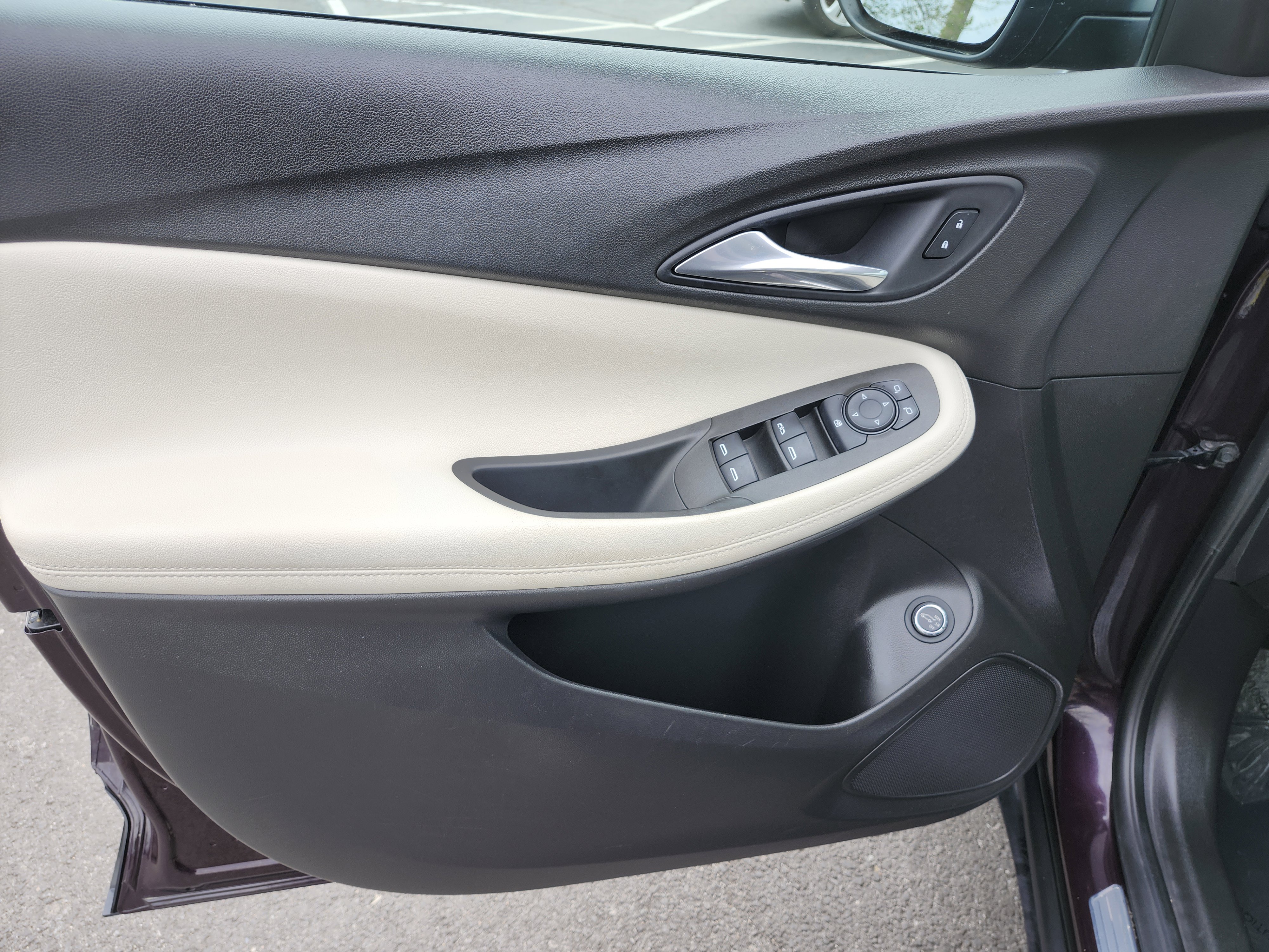 Used 2020 Buick Encore GX Select image 24