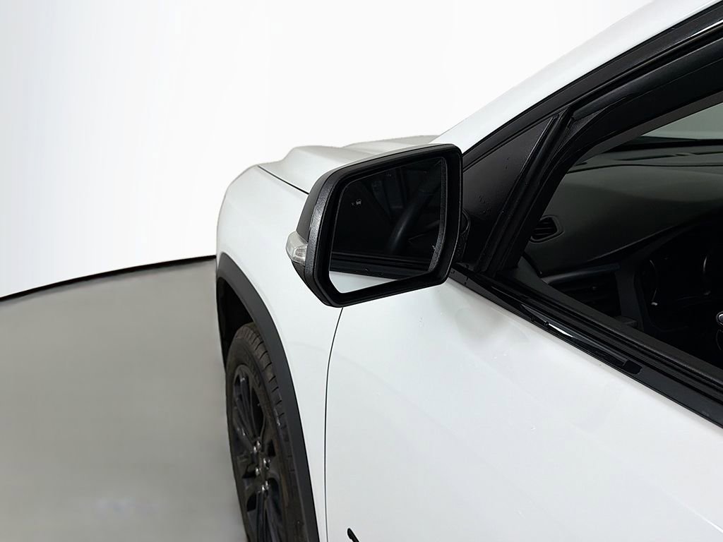 Used 2023 GMC Acadia SLE w/ Driver Convenience Package image 26