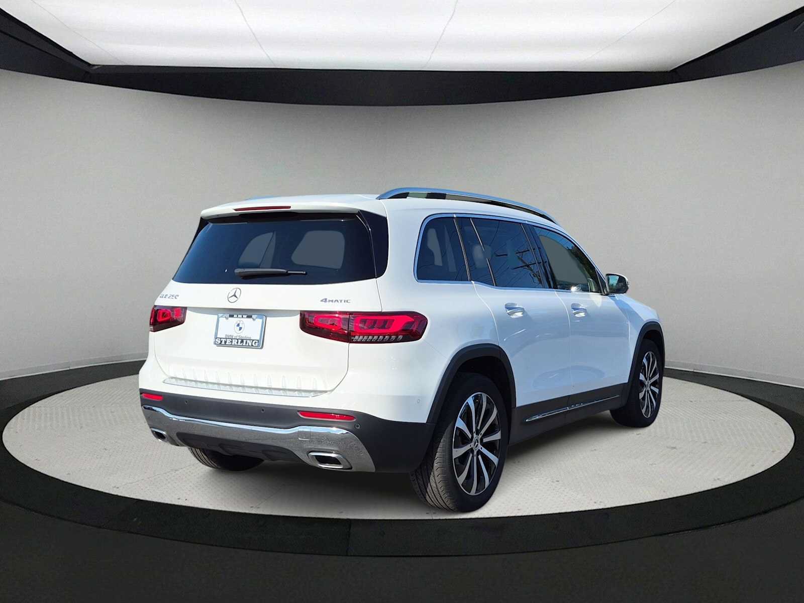 Used 2021 Mercedes-Benz GLB 250 4MATIC image 8