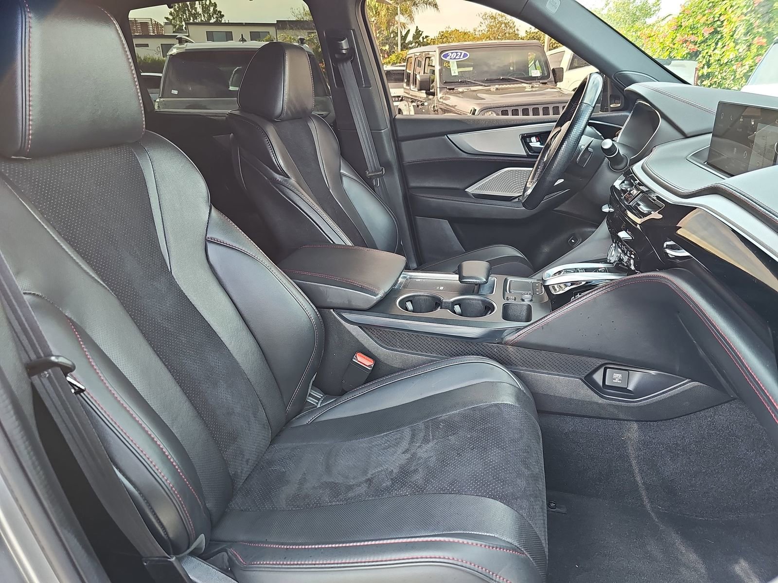 Used 2023 Acura MDX A-Spec image 10