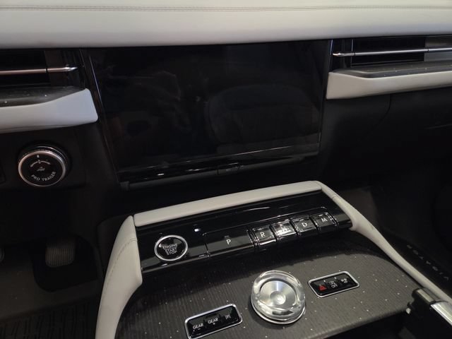 New 2027 Lincoln Navigator Black Label w/ Black Label Special Edition AWD/4WD image 8