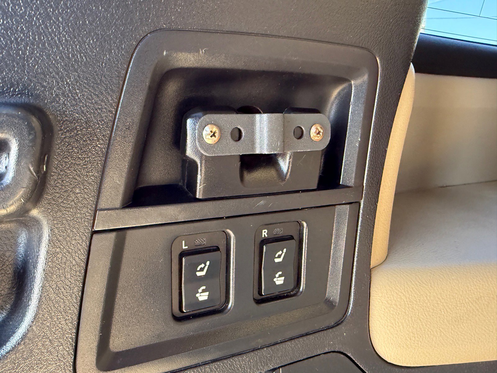 Used 2012 Toyota Sequoia SR5 w/ Premium Pkg image 10