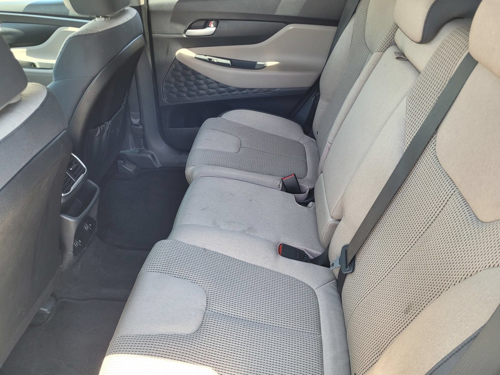 Used 2020 Hyundai Santa Fe SEL FWD image 11