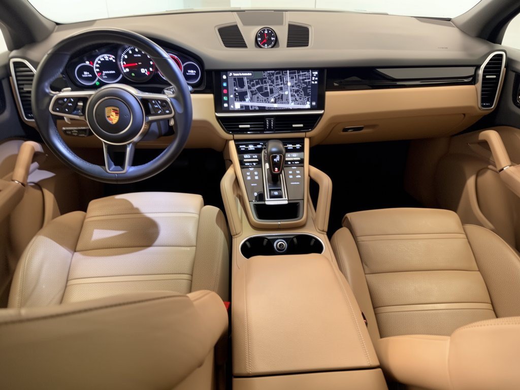 Used 2023 Porsche Cayenne AWD/4WD image 17