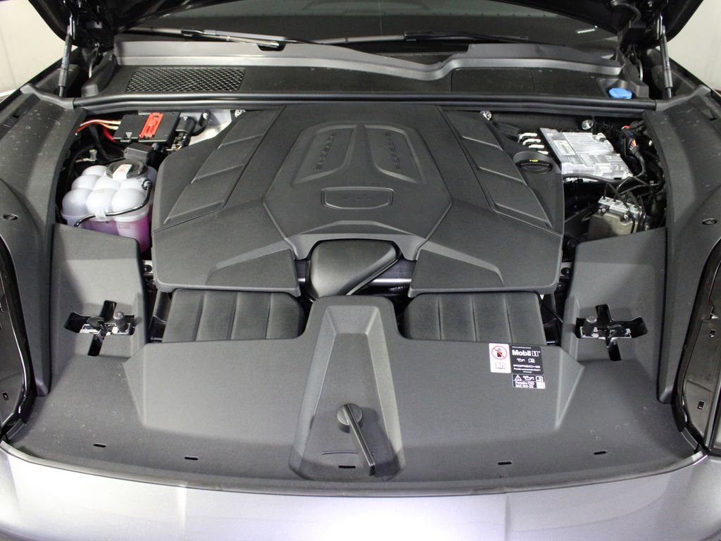 Certified 2026 Porsche Cayenne Coupe image 40