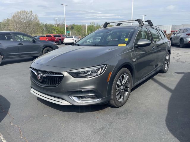 Used 2018 Buick Regal Essence w/ Driver Confidence Package #1 image 1