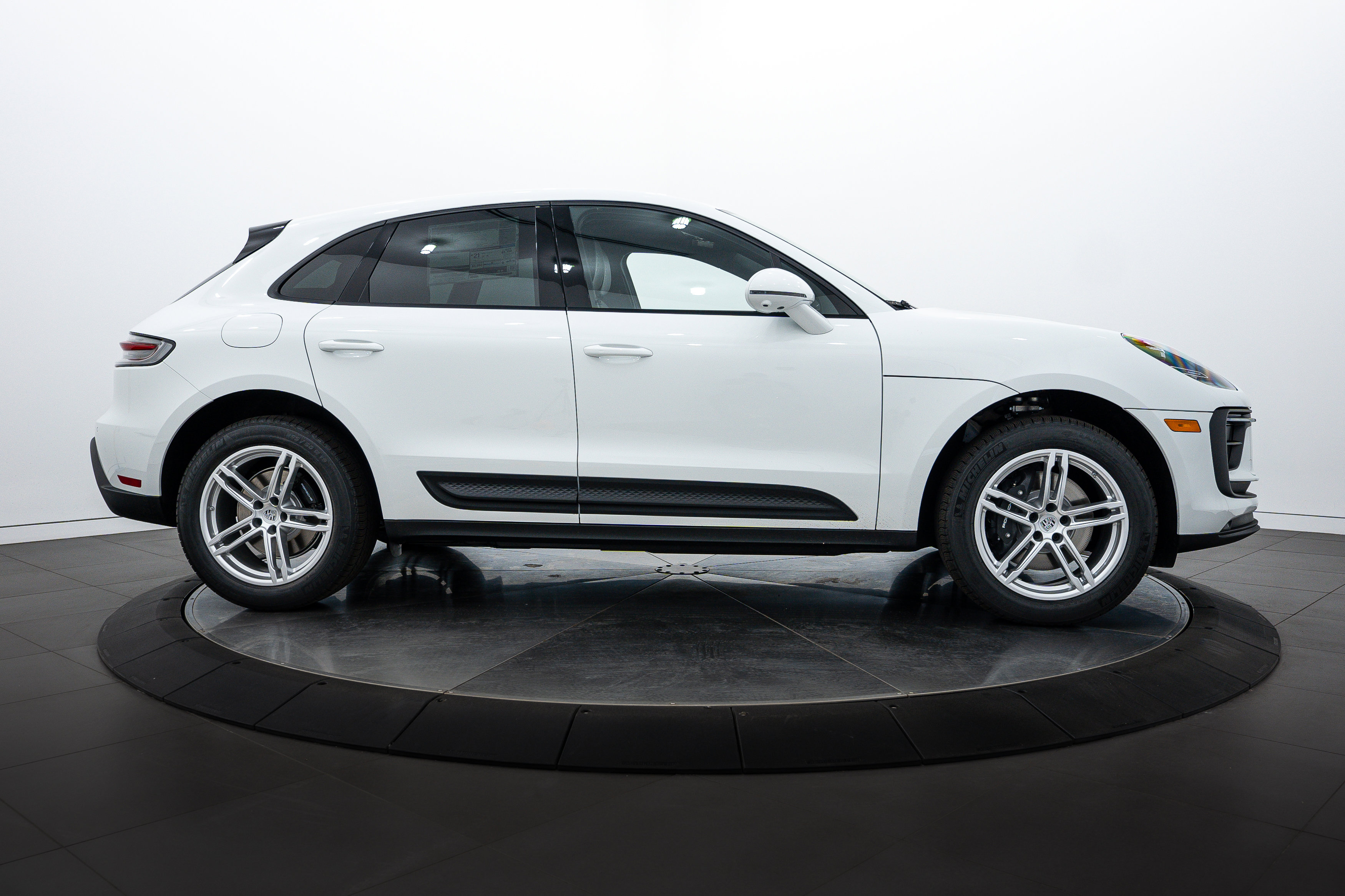 New 2025 Porsche Macan image 8