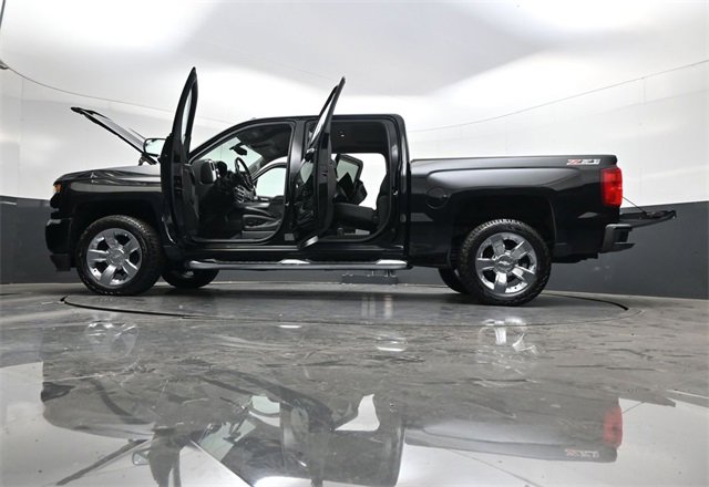 Used 2017 Chevrolet Silverado 1500 LTZ Z71 w/ LTZ Plus Package image 43