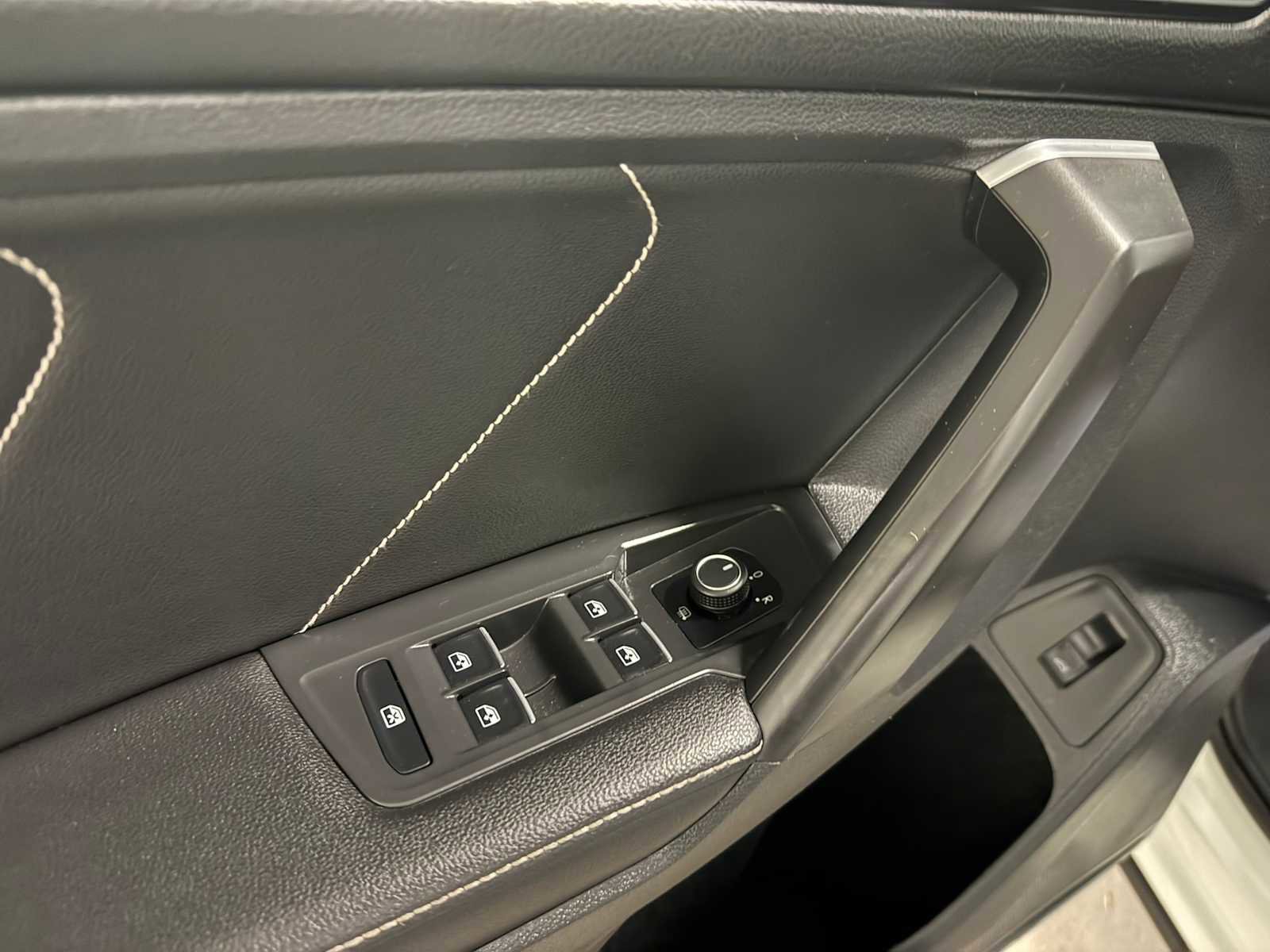 Certified 2022 Volkswagen Tiguan SE FWD image 21