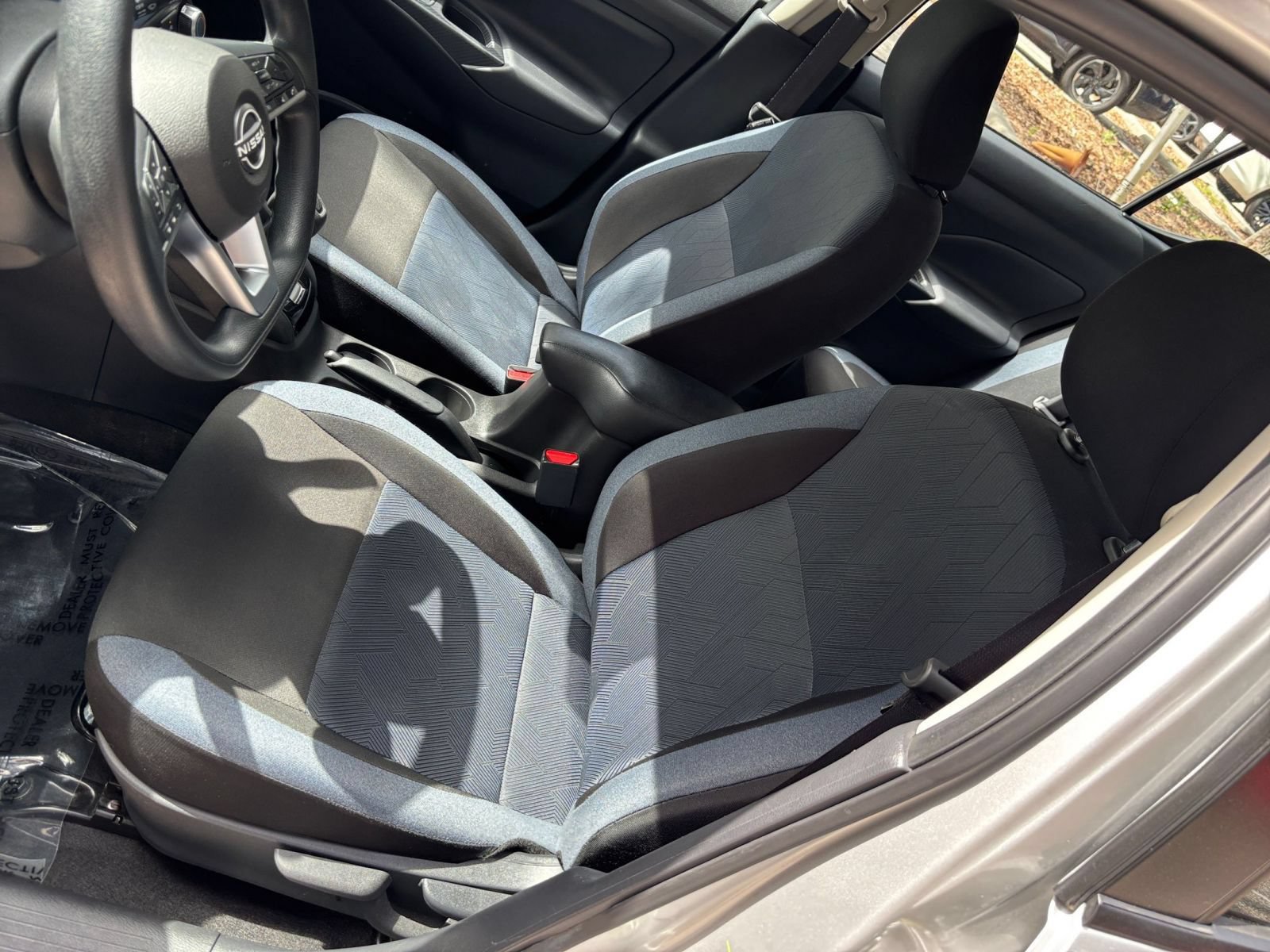 Used 2025 Nissan Versa SV FWD image 33
