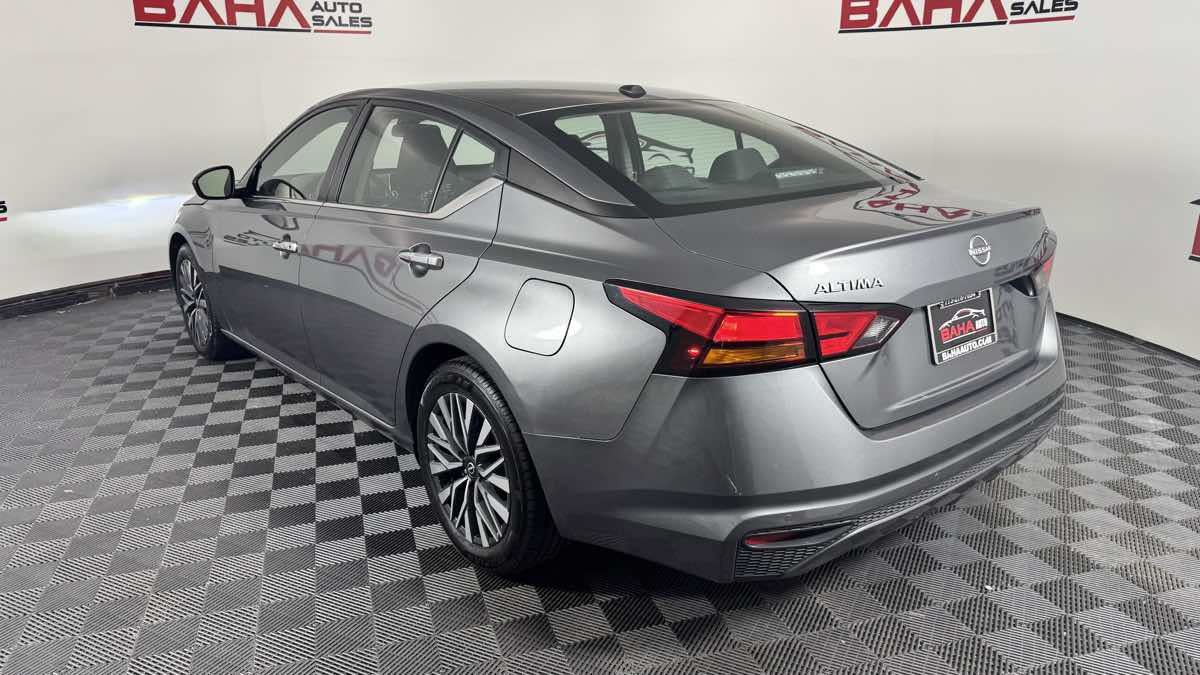 Used 2024 Nissan Altima 2.5 SV FWD image 5