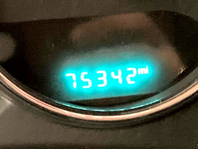 Used 2015 Jeep Wrangler Unlimited Sahara w/ Dual Top Group image 27