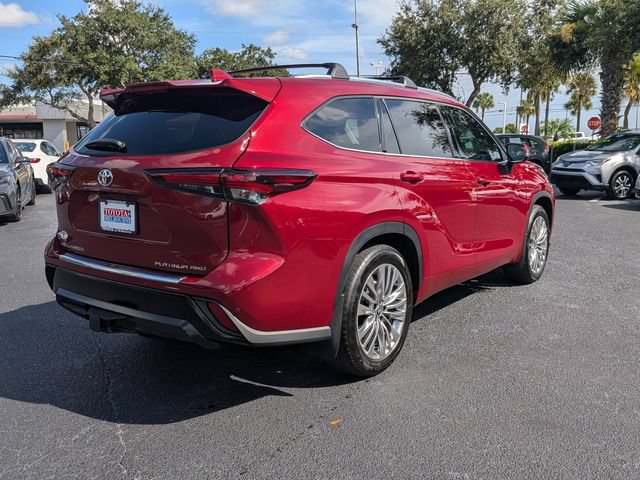 Used 2026 Toyota Highlander Platinum AWD/4WD image 3