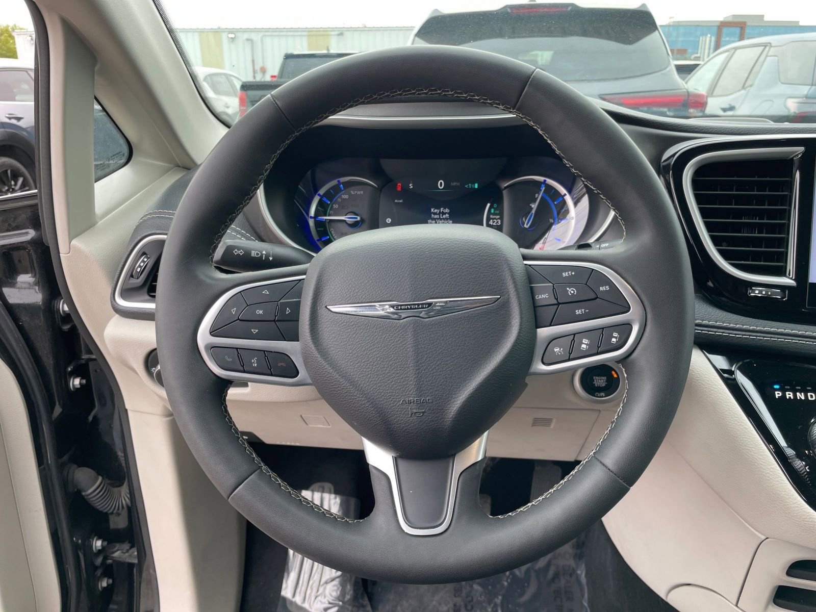 Used 2023 Chrysler Pacifica Touring-L image 30