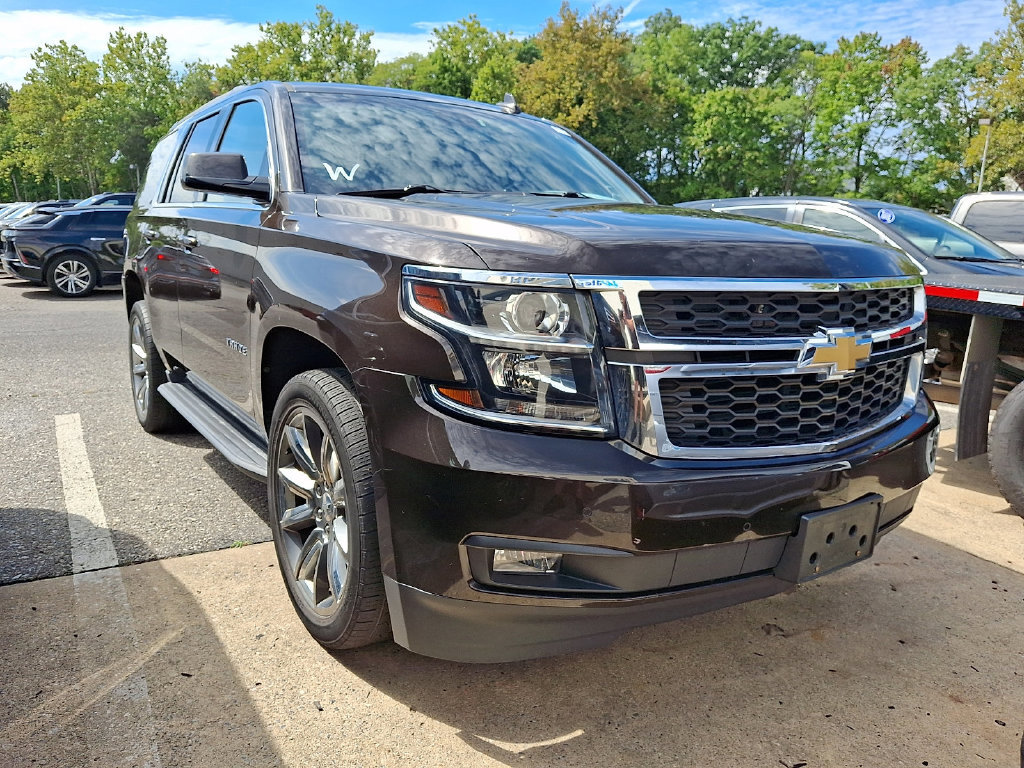 Used 2018 Chevrolet Tahoe LT w/ Luxury Package AWD/4WD image 2