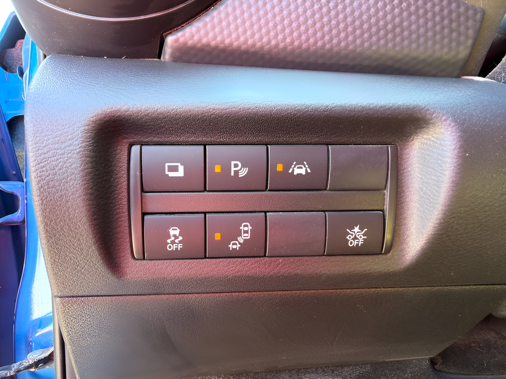 Certified 2022 Nissan Kicks S FWD image 12