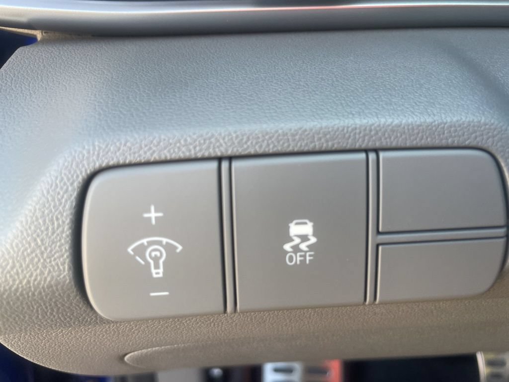 Used 2025 Hyundai Elantra Sport FWD image 15