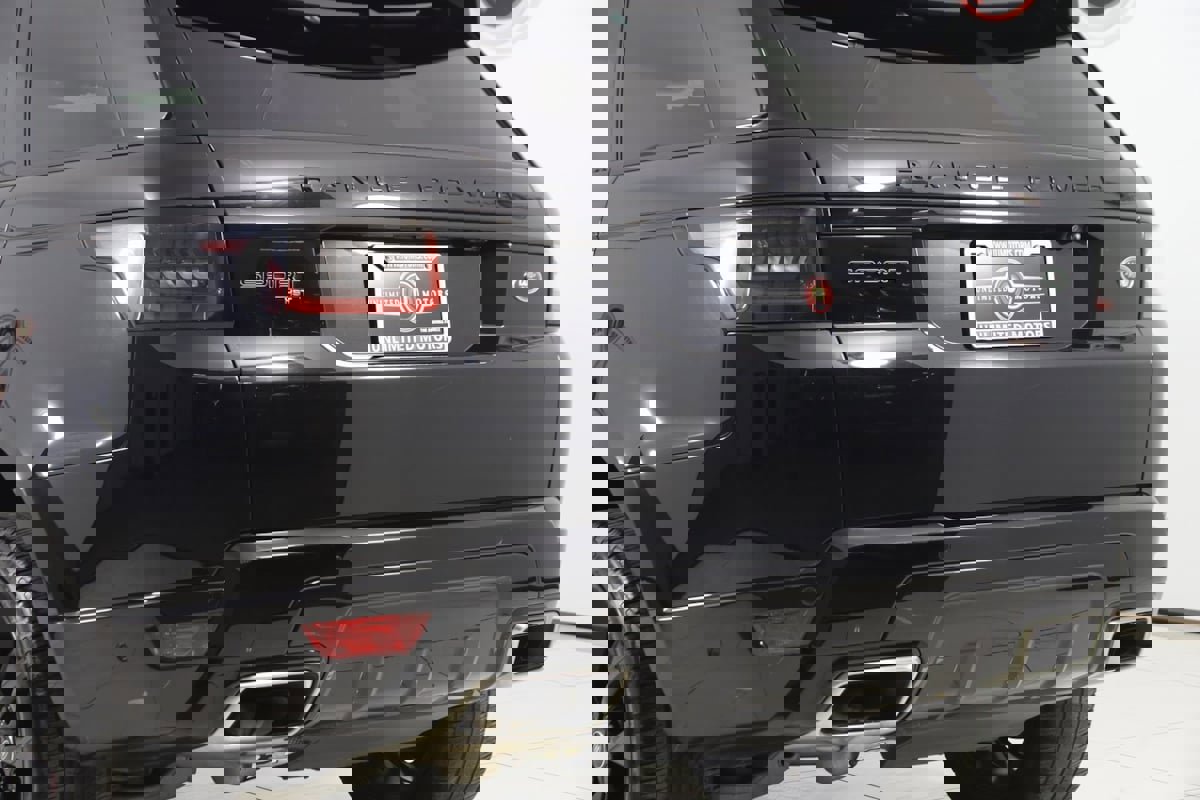 Used 2022 Land Rover Range Rover Sport HST image 24