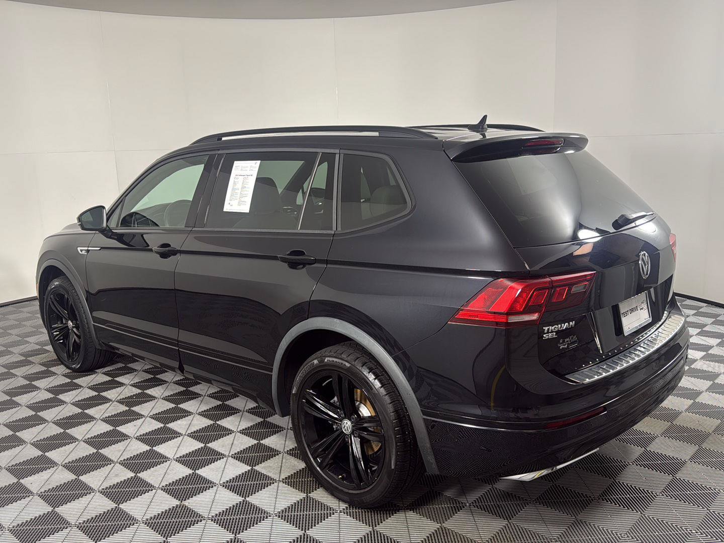 Used 2019 Volkswagen Tiguan S FWD image 5