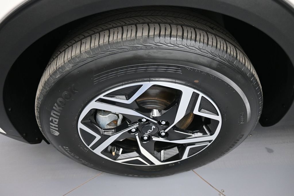 Certified 2025 Kia Sportage LX FWD image 14