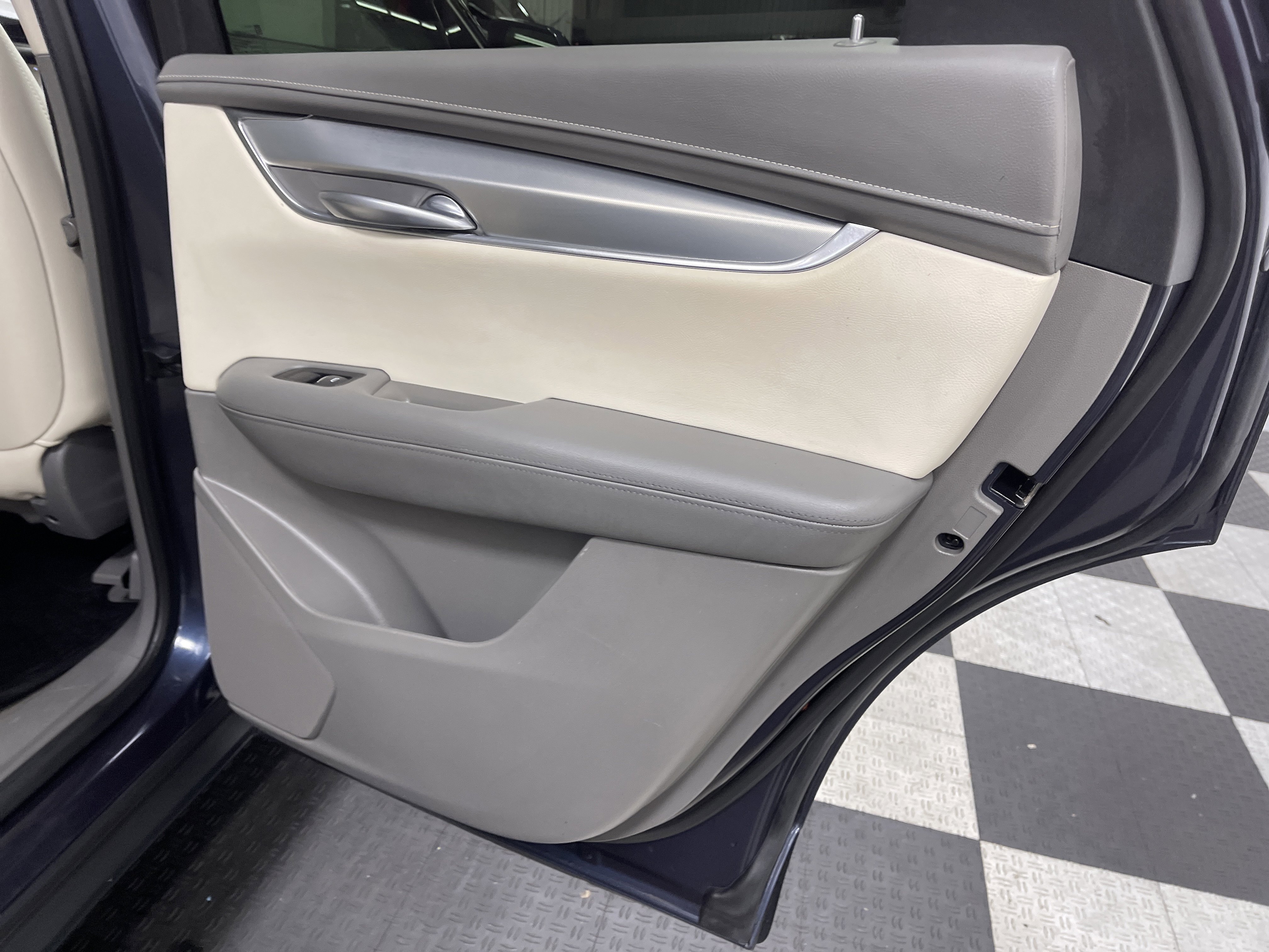 Used 2019 Cadillac XT5 Luxury AWD/4WD image 19