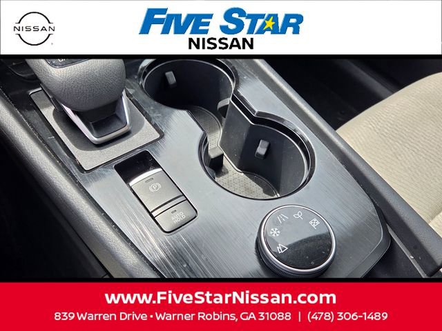 Used 2025 Nissan Rogue SV image 23