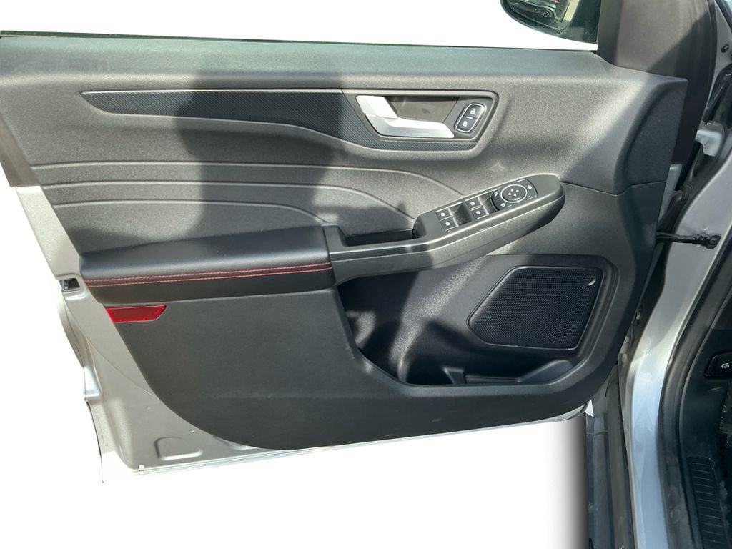Used 2024 Ford Escape ST-Line image 18