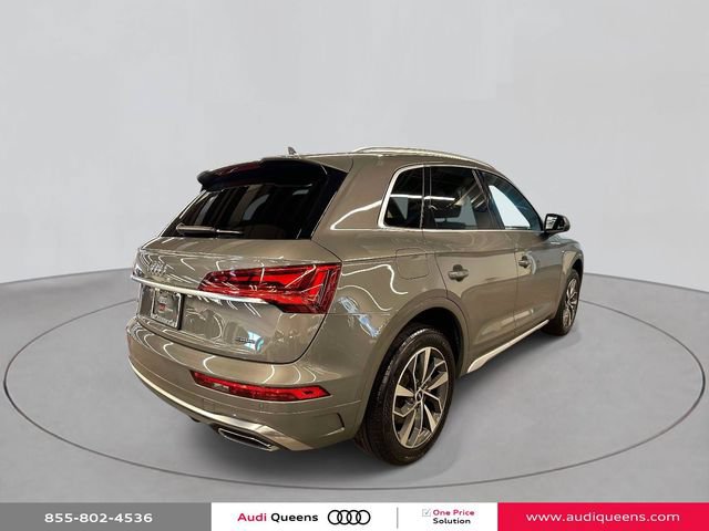 Certified 2023 Audi Q5 2.0T Premium w/ Convenience Package AWD/4WD image 4
