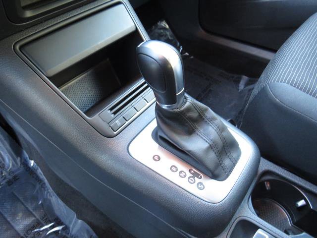 Used 2017 Volkswagen Tiguan S image 10