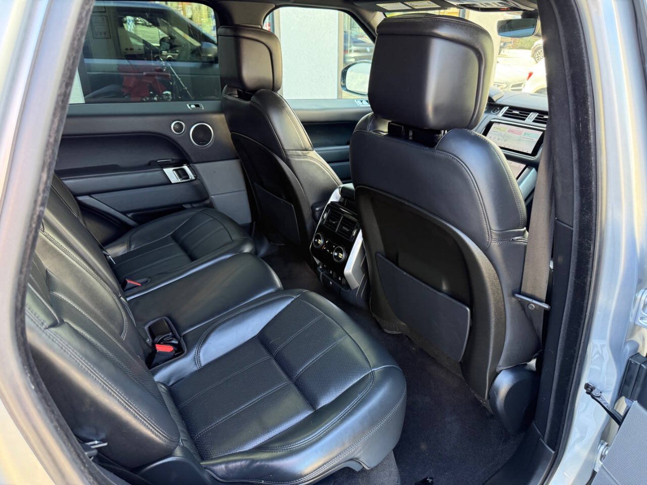 Used 2018 Land Rover Range Rover Sport HSE AWD/4WD image 28