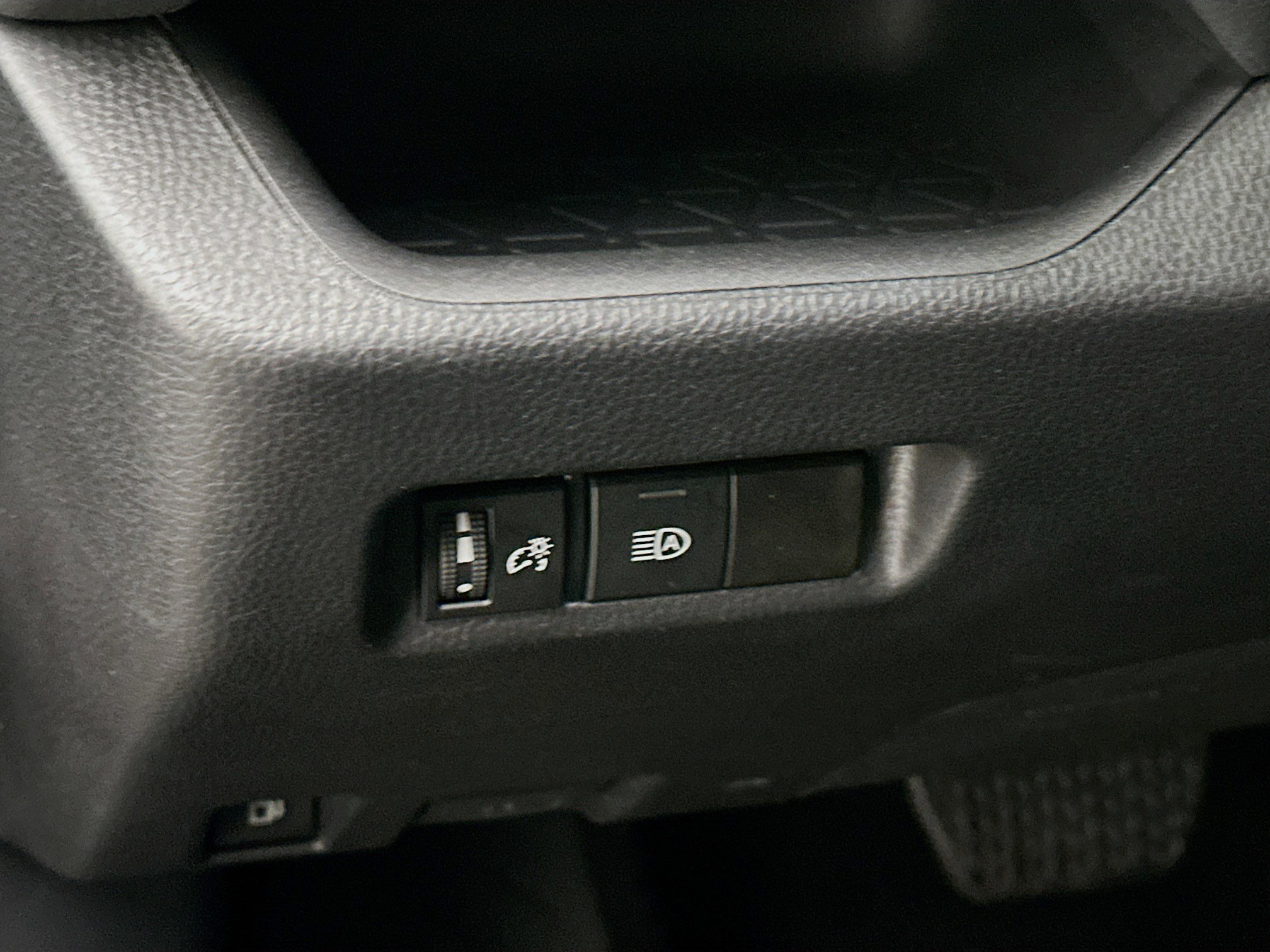 Used 2025 Toyota RAV4 LE image 17