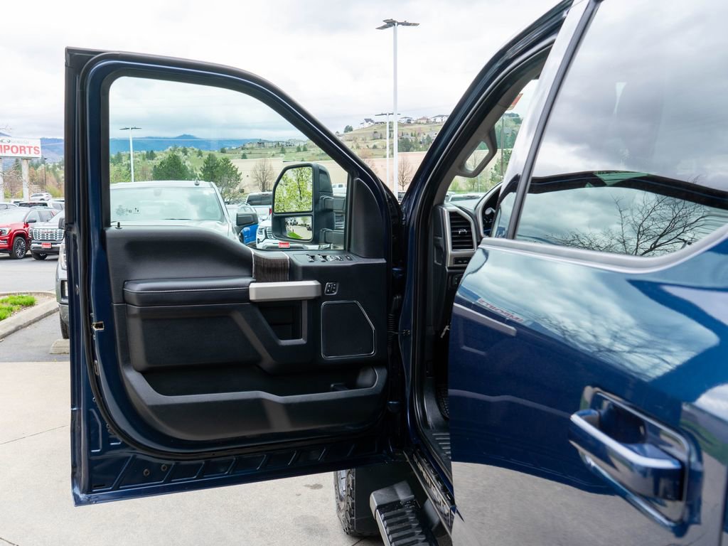 Used 2020 Ford F250 Lariat image 17