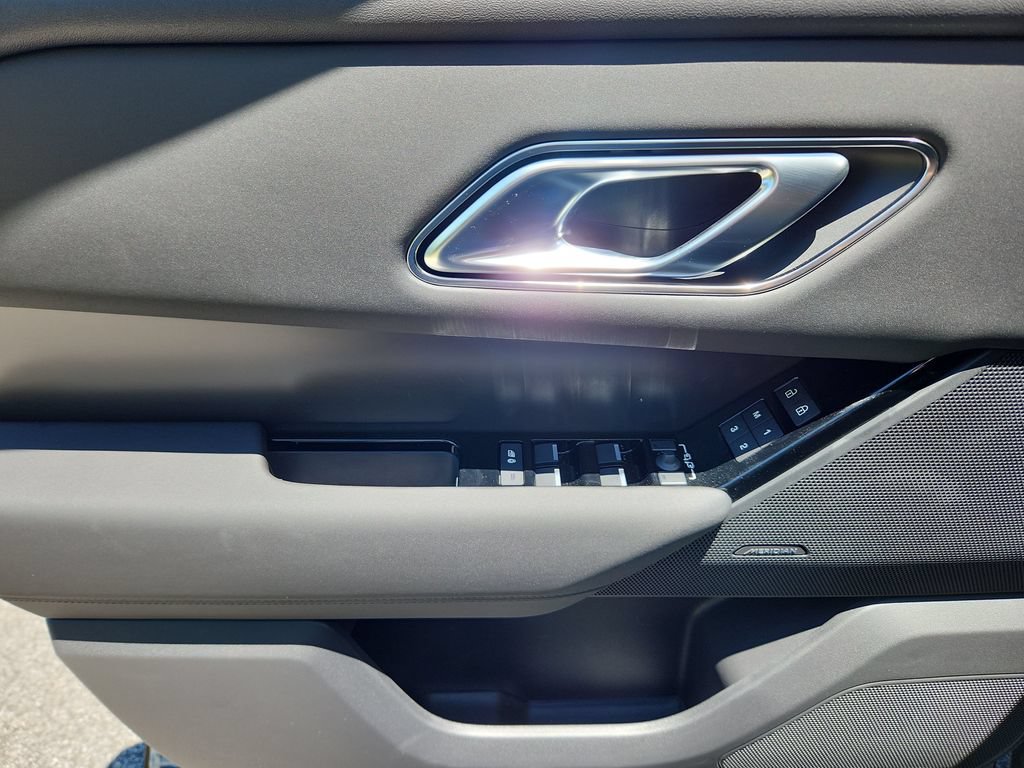 New 2026 Land Rover Range Rover Velar S AWD/4WD image 24