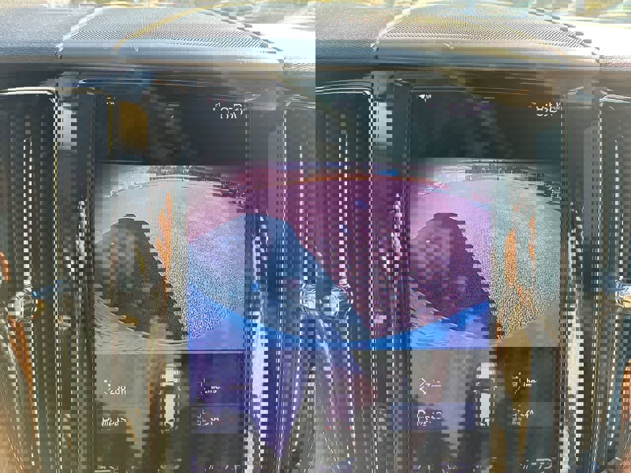 Used 2021 Volvo XC60 T5 Momentum image 15