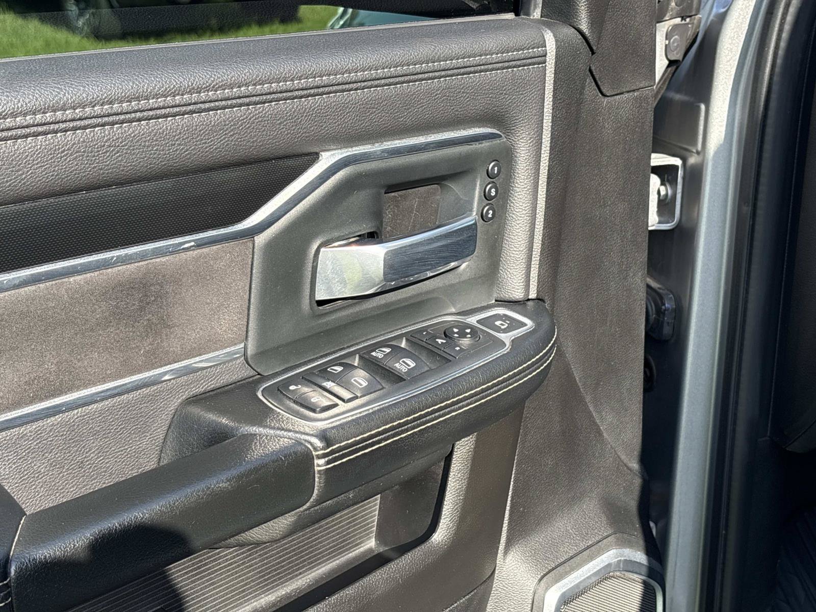 Used 2019 RAM 2500 Laramie AWD/4WD image 18