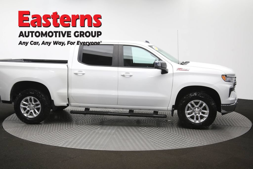 Used 2023 Chevrolet Silverado 1500 LT AWD/4WD image 43
