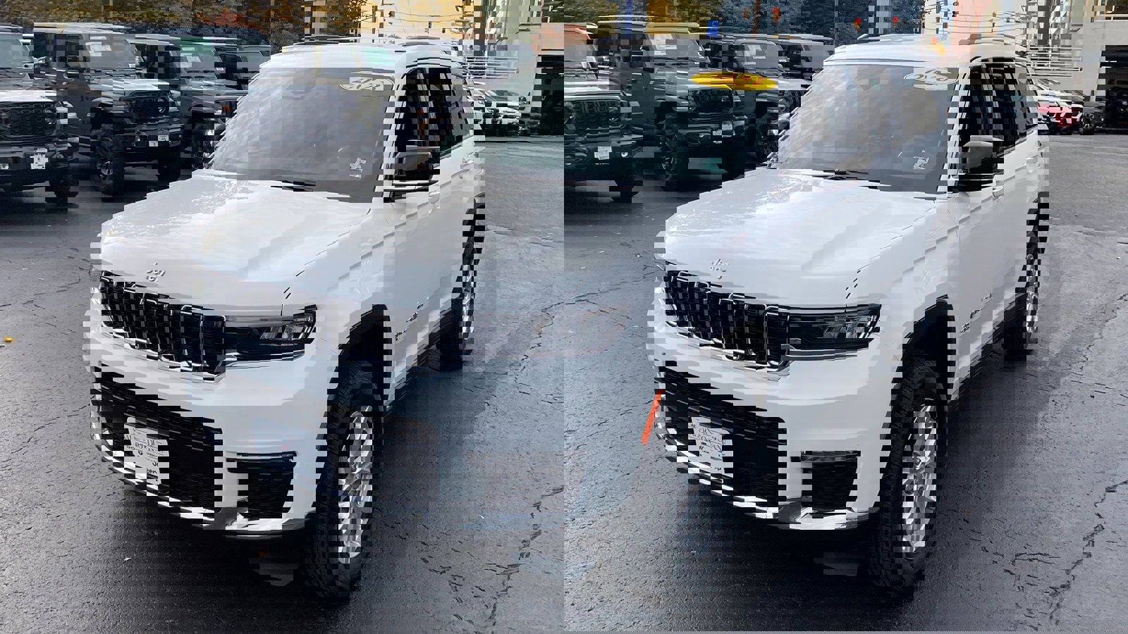 Certified 2023 Jeep Grand Cherokee L Limited image 3