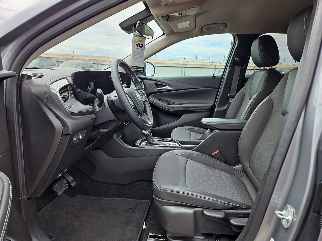 Used 2025 Buick Encore GX Preferred FWD image 12