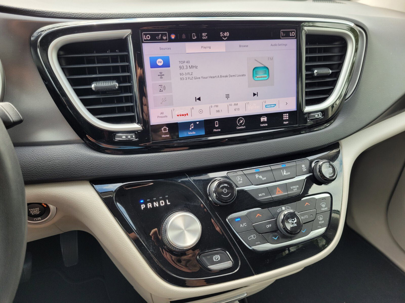 Used 2022 Chrysler Pacifica Touring-L image 23