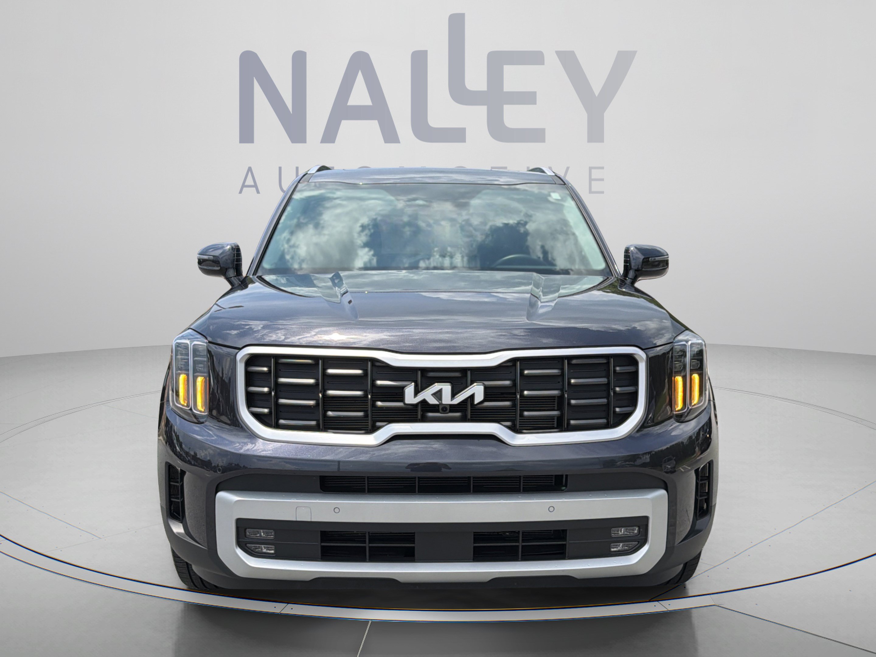 Used 2025 Kia Telluride SX w/ SX Captain's Chair Package FWD image 8