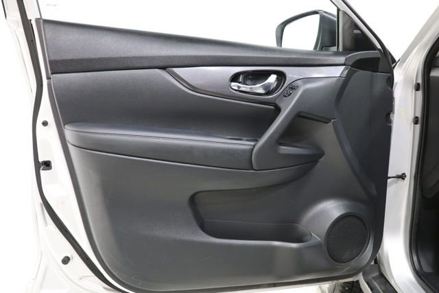 Used 2019 Nissan Rogue SV AWD/4WD image 19