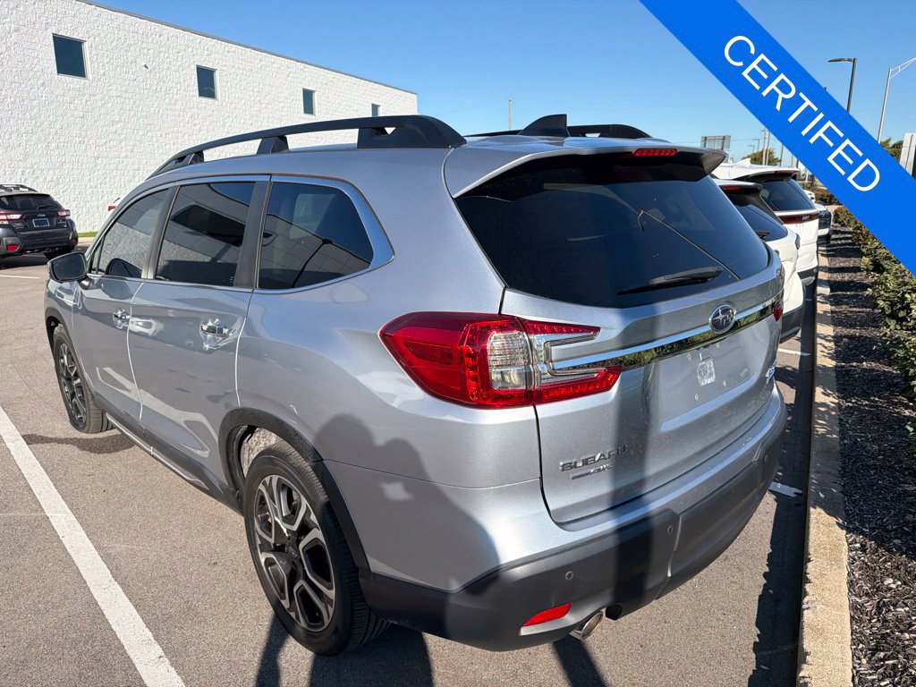 Used 2023 Subaru Ascent Touring AWD/4WD image 3