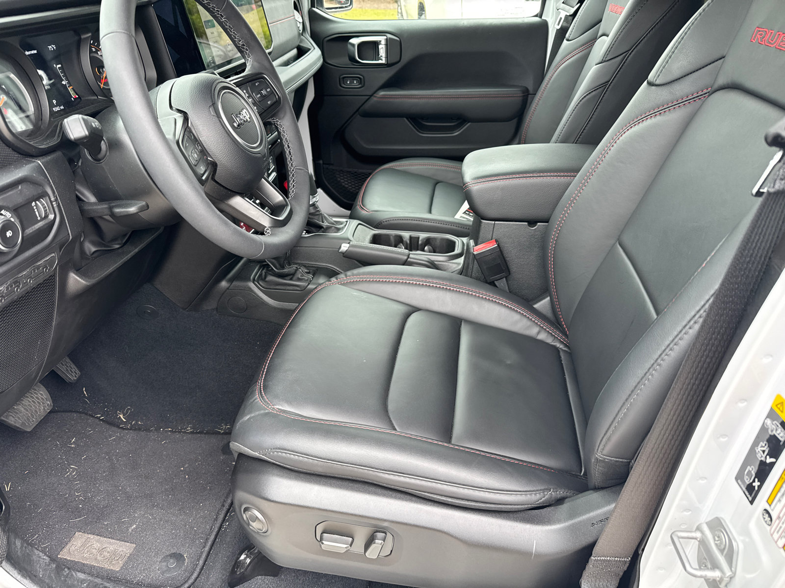 Used 2026 Jeep Wrangler Unlimited Rubicon AWD/4WD image 12