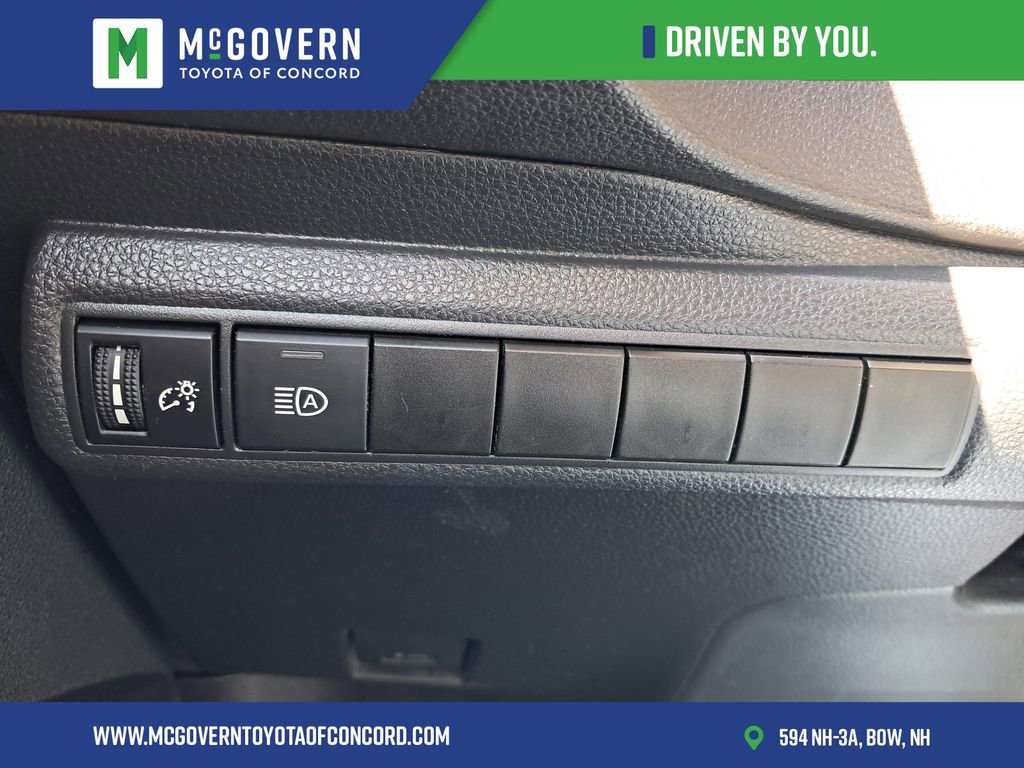 Used 2021 Toyota Corolla LE FWD image 22